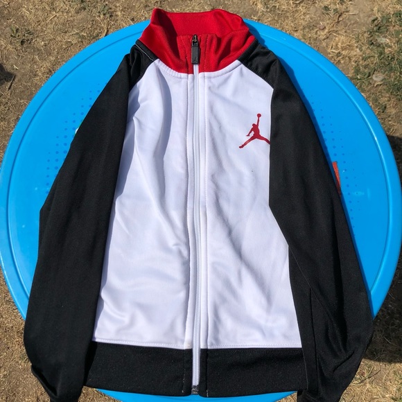 Boy’s Air Jordan Jumpman Set - Picture 9 of 14